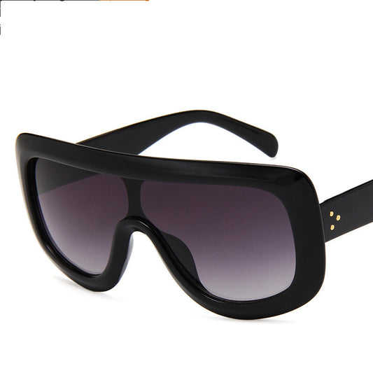 Bold Retro – One-Piece Trend Sunglasses